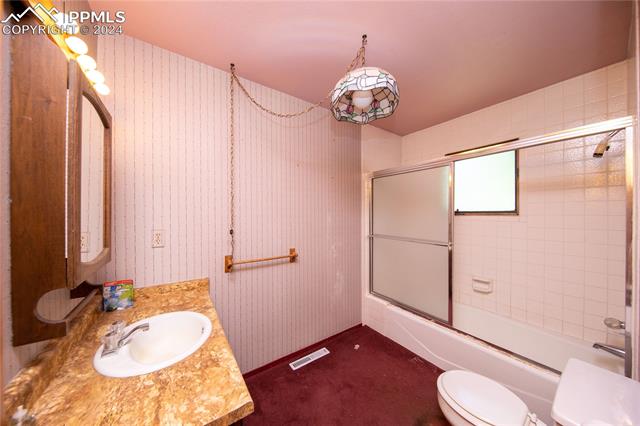 330 Crystal Hills Boulevard