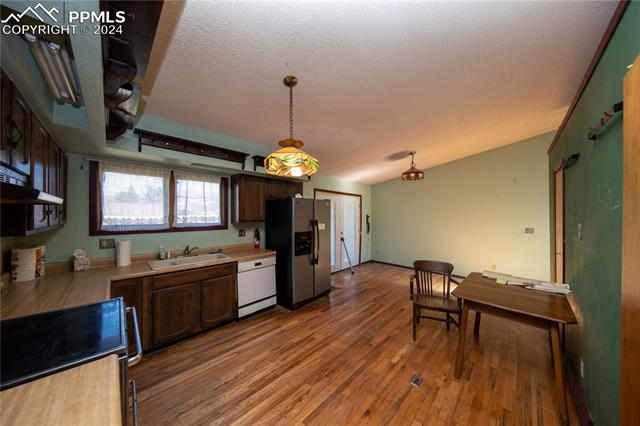 330 Crystal Hills Boulevard