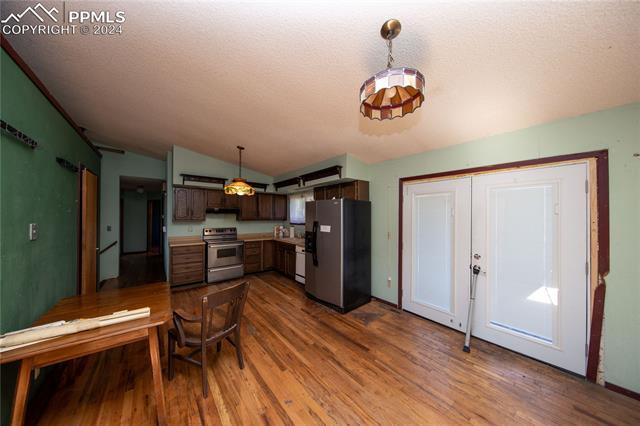 330 Crystal Hills Boulevard