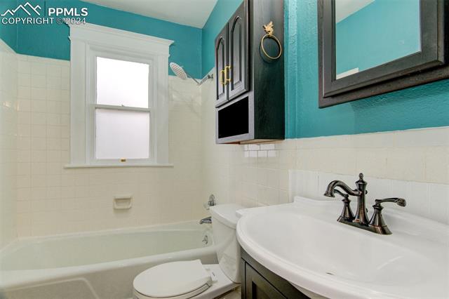 17 Cheyenne Boulevard