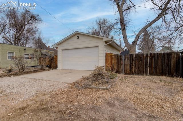 17 Cheyenne Boulevard