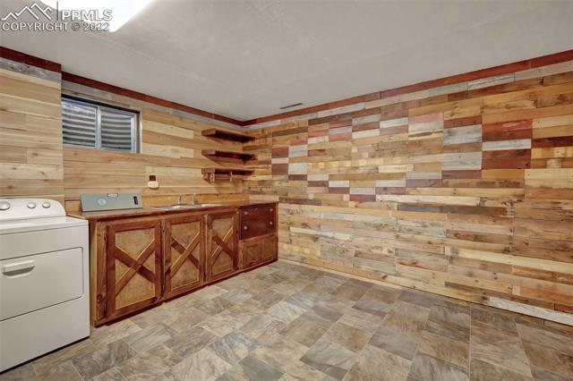 2075 Pima Drive