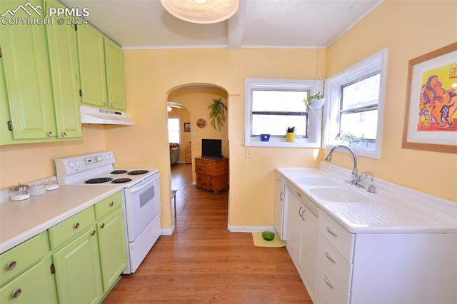 2317 W Uintah Street