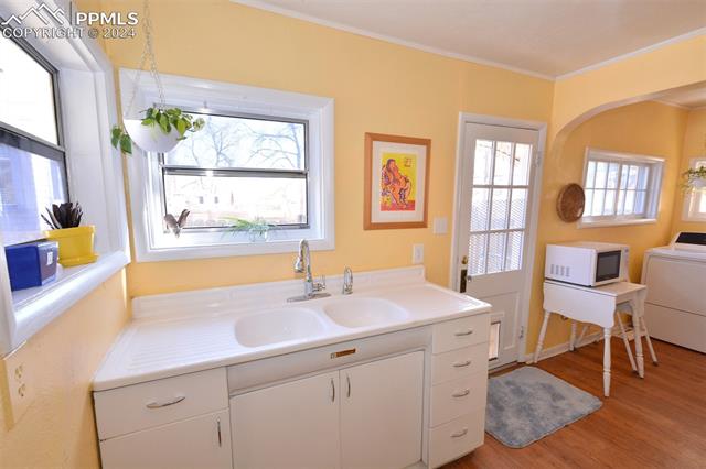 2317 W Uintah Street