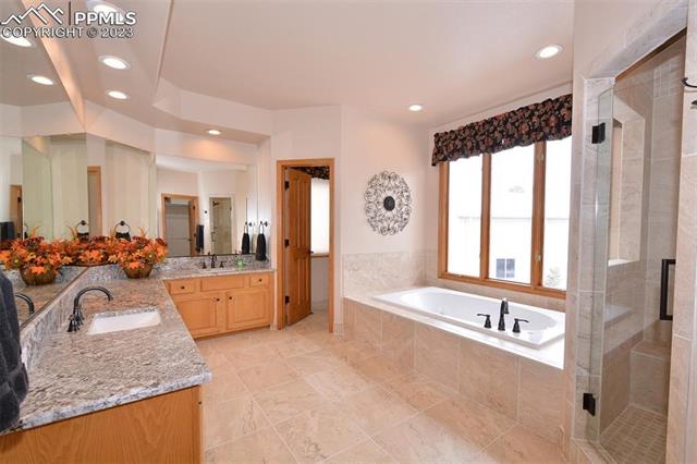 12577 N Woodland Trail