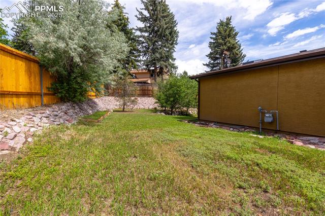 5560 Lavarie Court