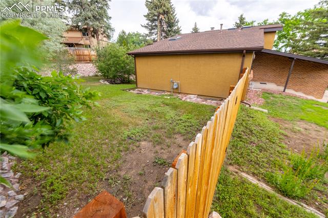 5560 Lavarie Court