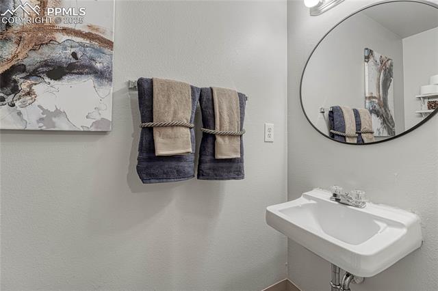 5521 Mansfield Court