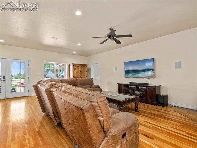 348 S Tejon Lane