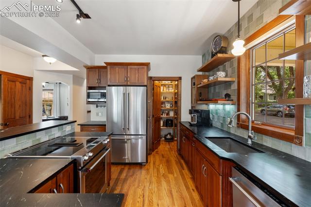 808 Arcadia Place