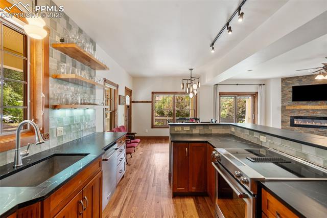 808 Arcadia Place