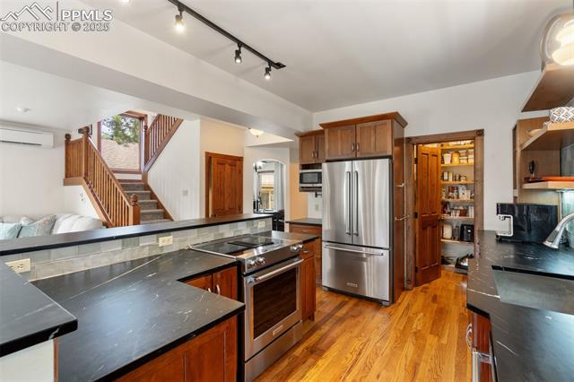 808 Arcadia Place