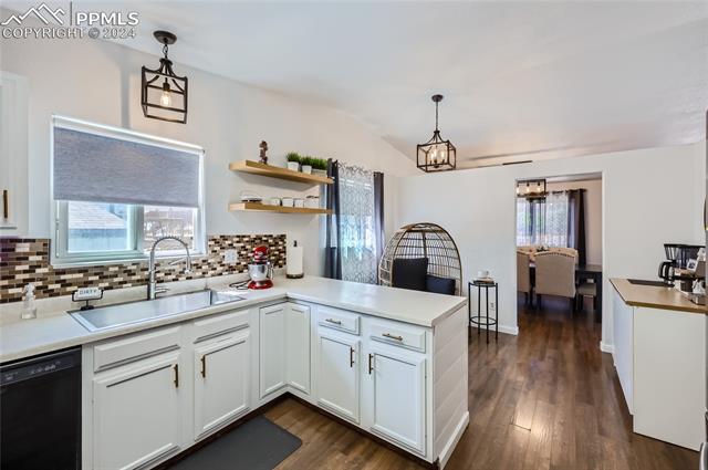 7157 Coral Ridge Drive