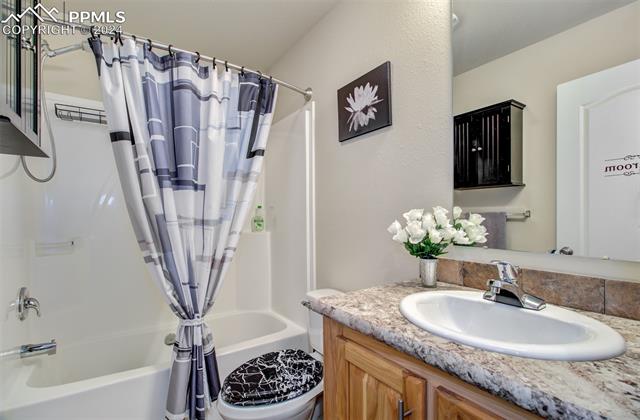 7823 Grizzly Bear Point