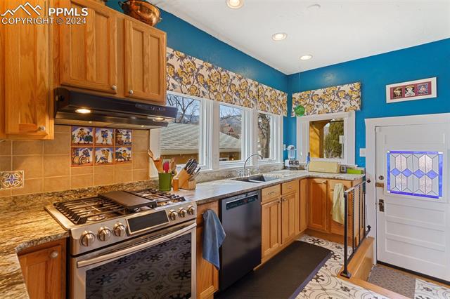 1331 W Pikes Peak Avenue