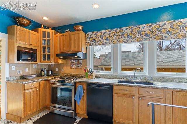 1331 W Pikes Peak Avenue