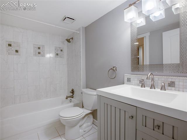 1825 Woodburn Street