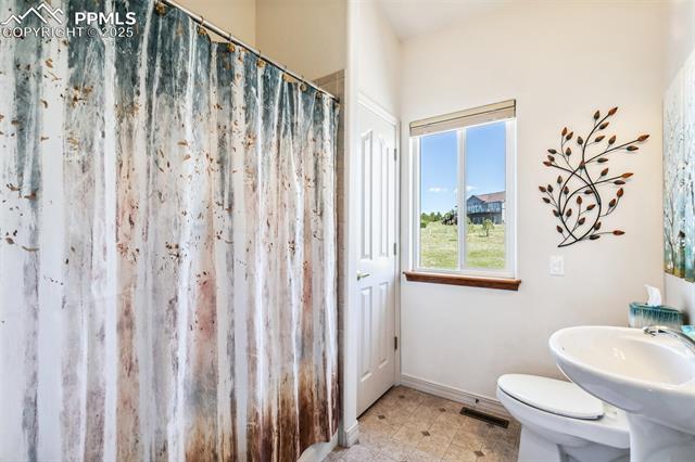 6996 Forestgate Drive