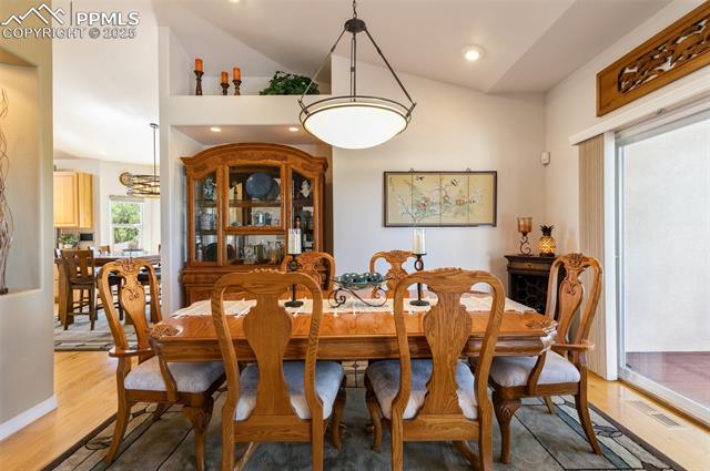 6996 Forestgate Drive