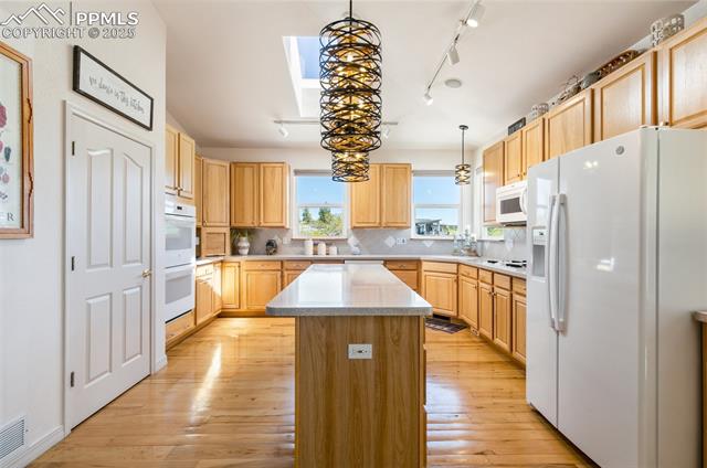 6996 Forestgate Drive