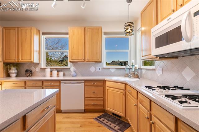 6996 Forestgate Drive