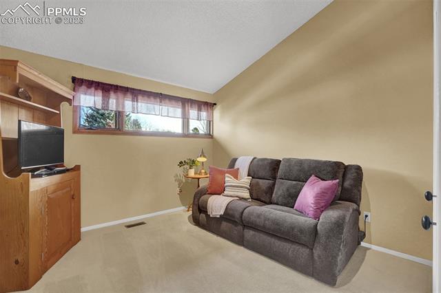 2818 E Serendipity Circle