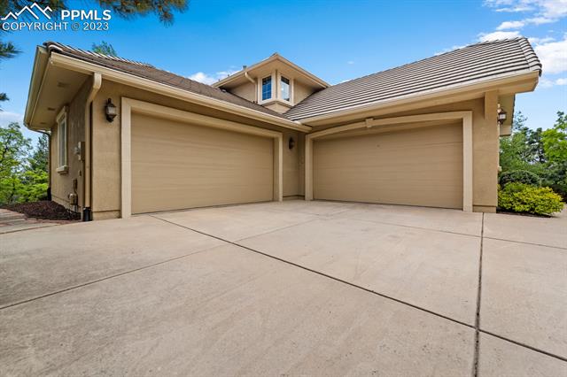5975 Gladstone Drive