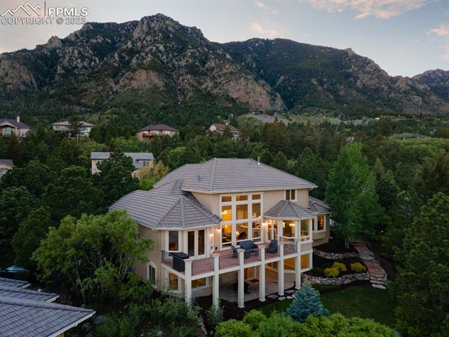5975 Gladstone Drive