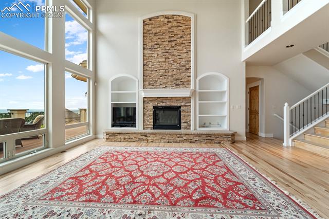 5975 Gladstone Drive