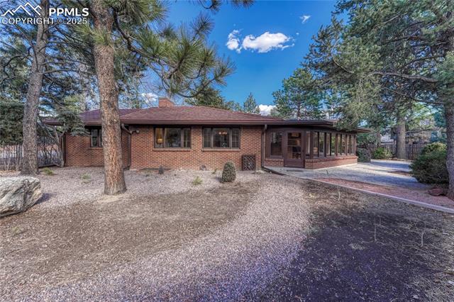 25 E Cheyenne Mountain Boulevard