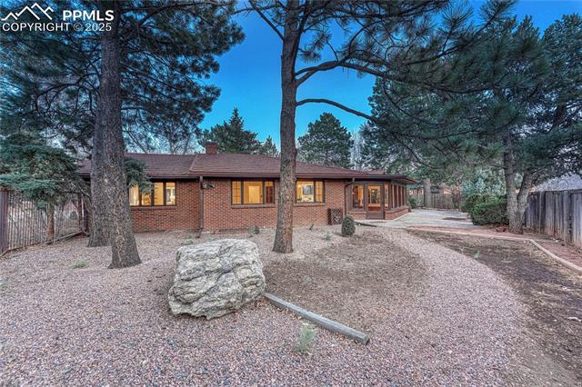 25 E Cheyenne Mountain Boulevard