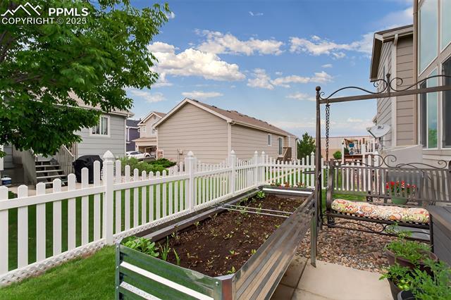 7374 Maybeck View