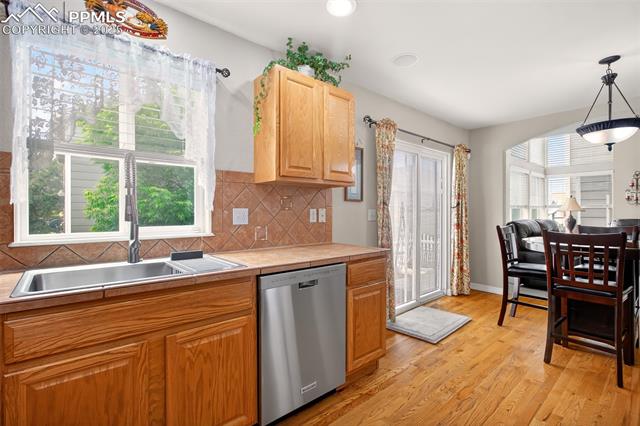 7374 Maybeck View