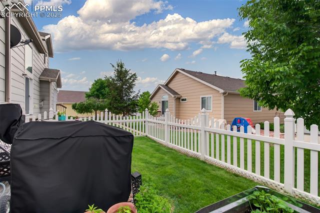 7374 Maybeck View