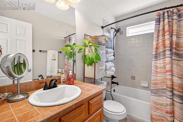 7374 Maybeck View