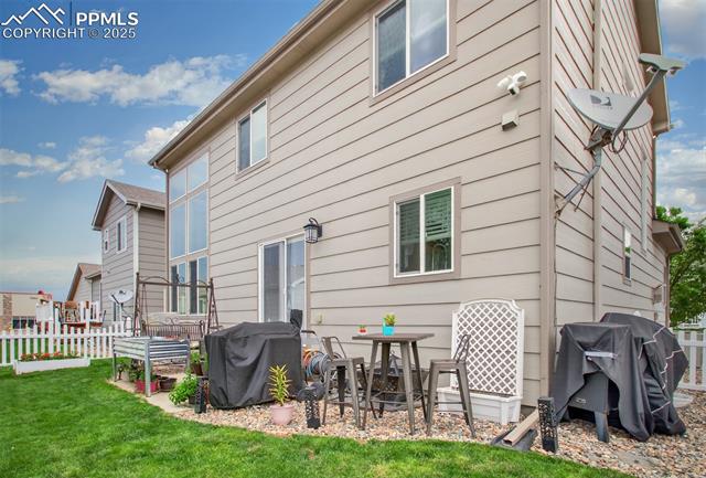 7374 Maybeck View