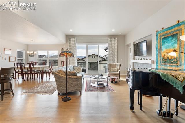 6747 Cumbre Vista Way