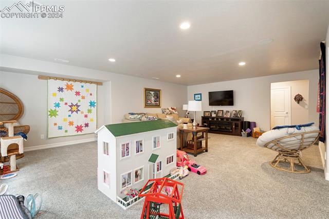 6747 Cumbre Vista Way