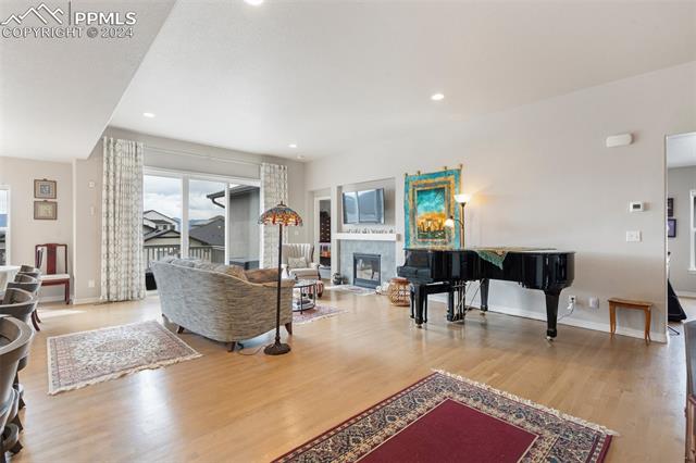 6747 Cumbre Vista Way