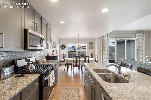 6747 Cumbre Vista Way