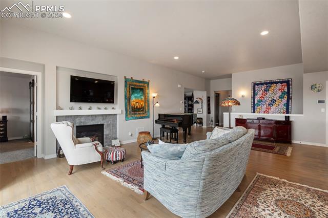 6747 Cumbre Vista Way