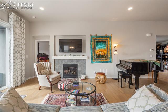 6747 Cumbre Vista Way