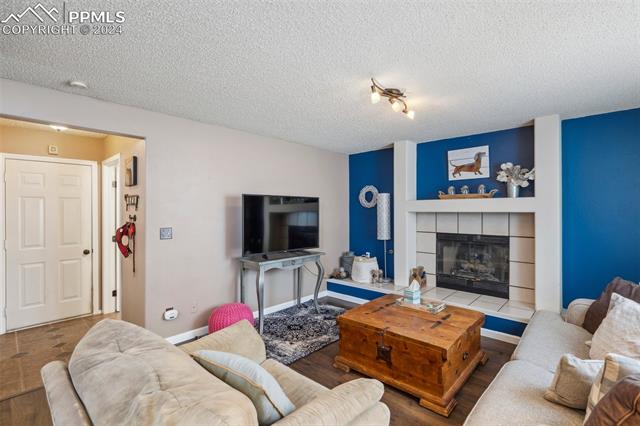 6045 Northwind Drive