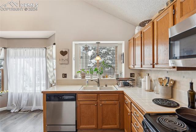 6045 Northwind Drive