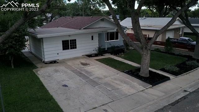 16 MacNaughton Road