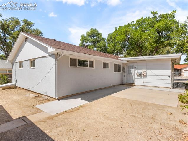 16 MacNaughton Road