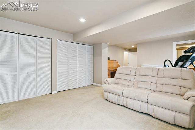 3240 Flying Horse Road