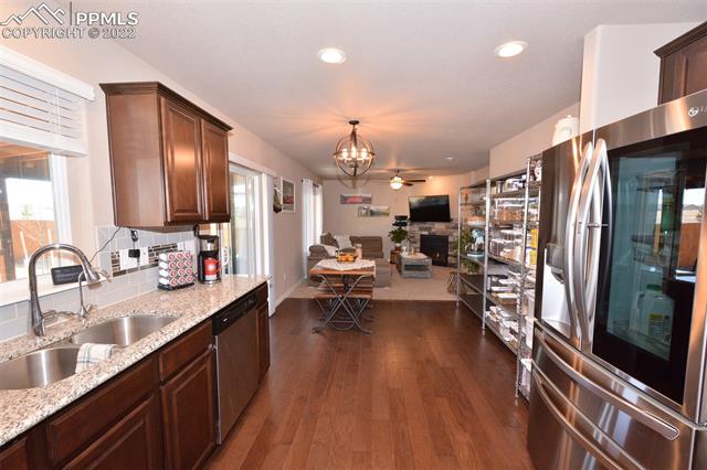 6185 Mumford Drive