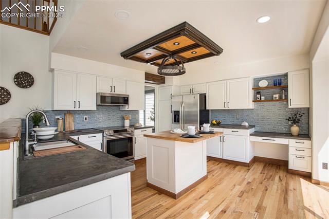 15205 Chelmsford Street