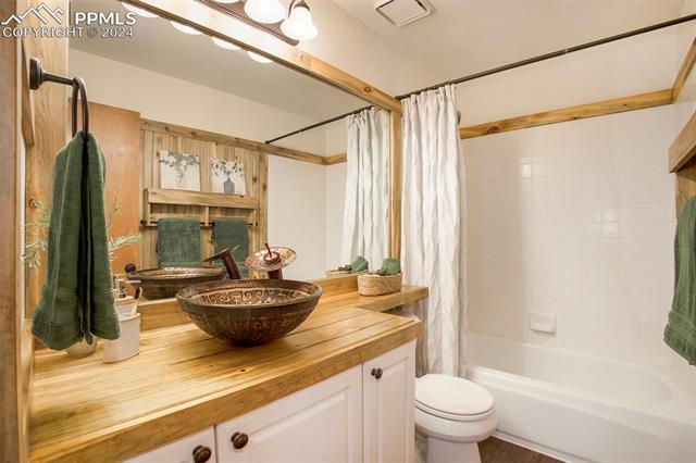 15205 Chelmsford Street